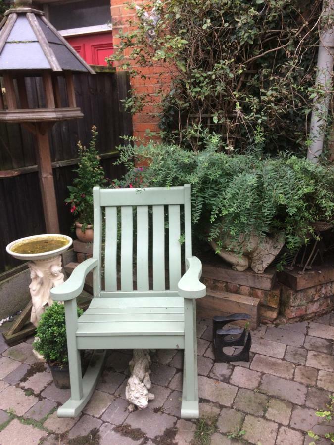 Cosy Cottage In Village Leicester Exterior photo